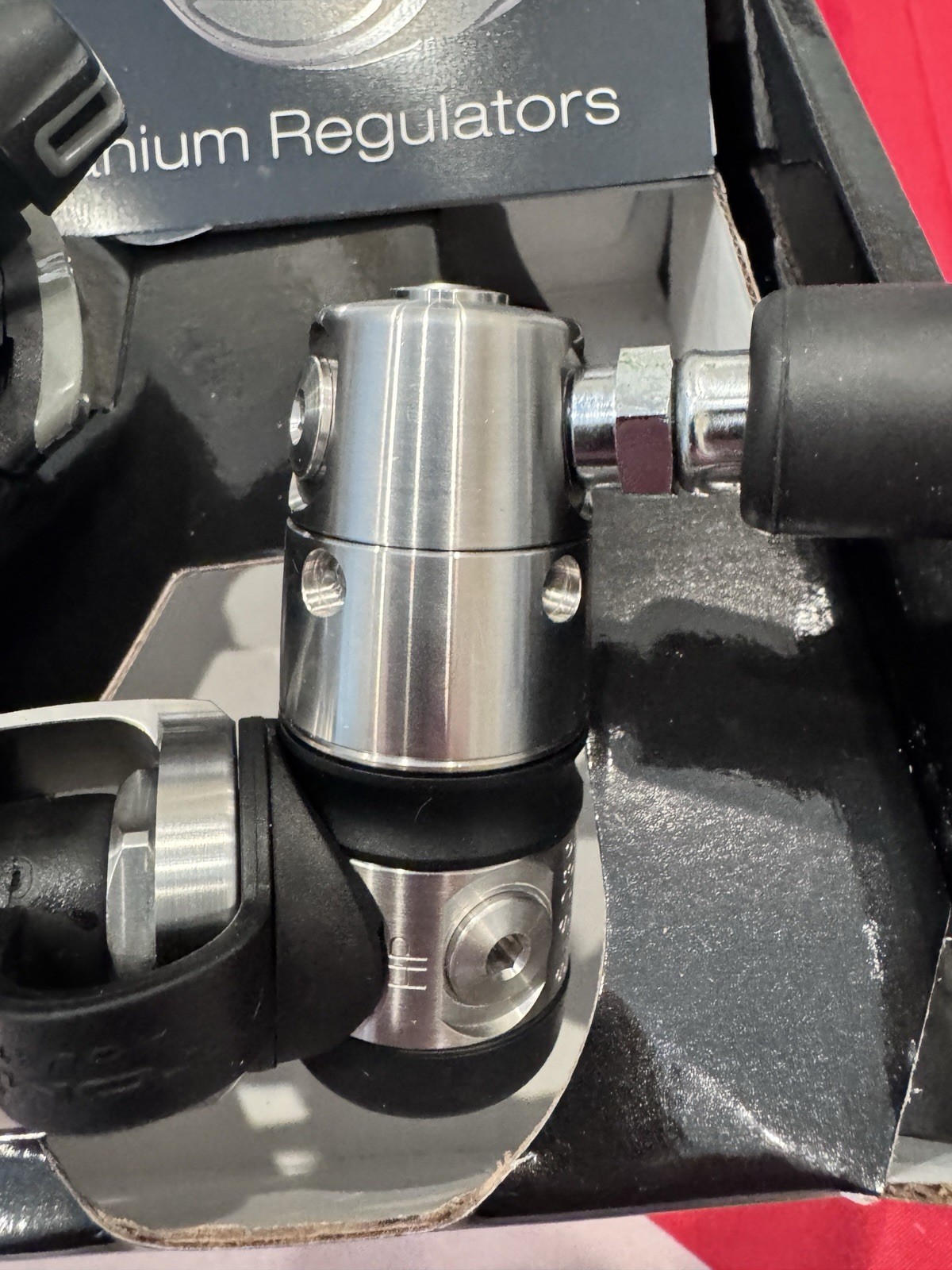 ATOMIC AQUATICS ST1 BLACK EDITION NIB AWESOME REGULATOR (RETAIL$1600)
