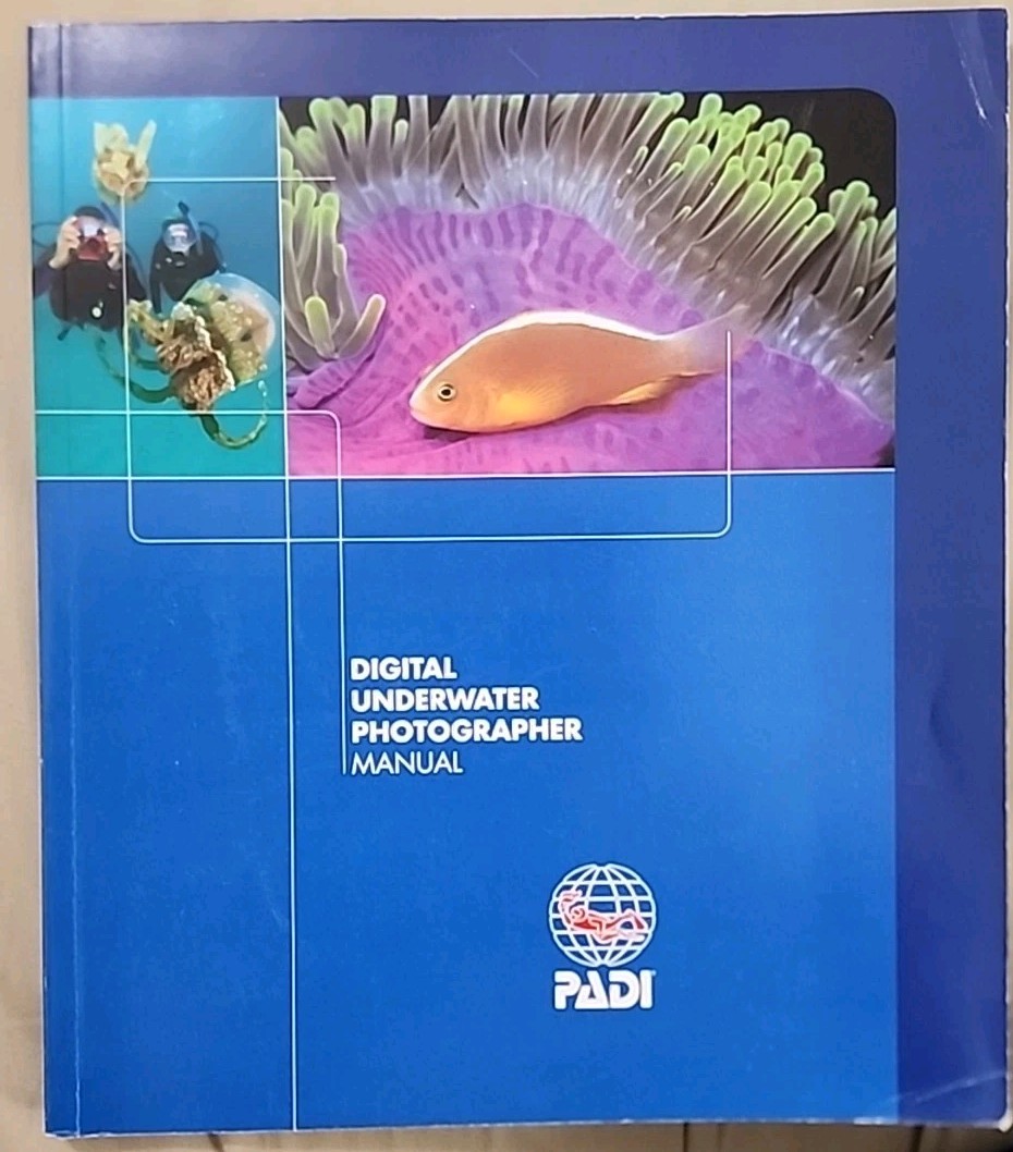 PADI Digital Underwater Photography Manual + White Balance Focus Card