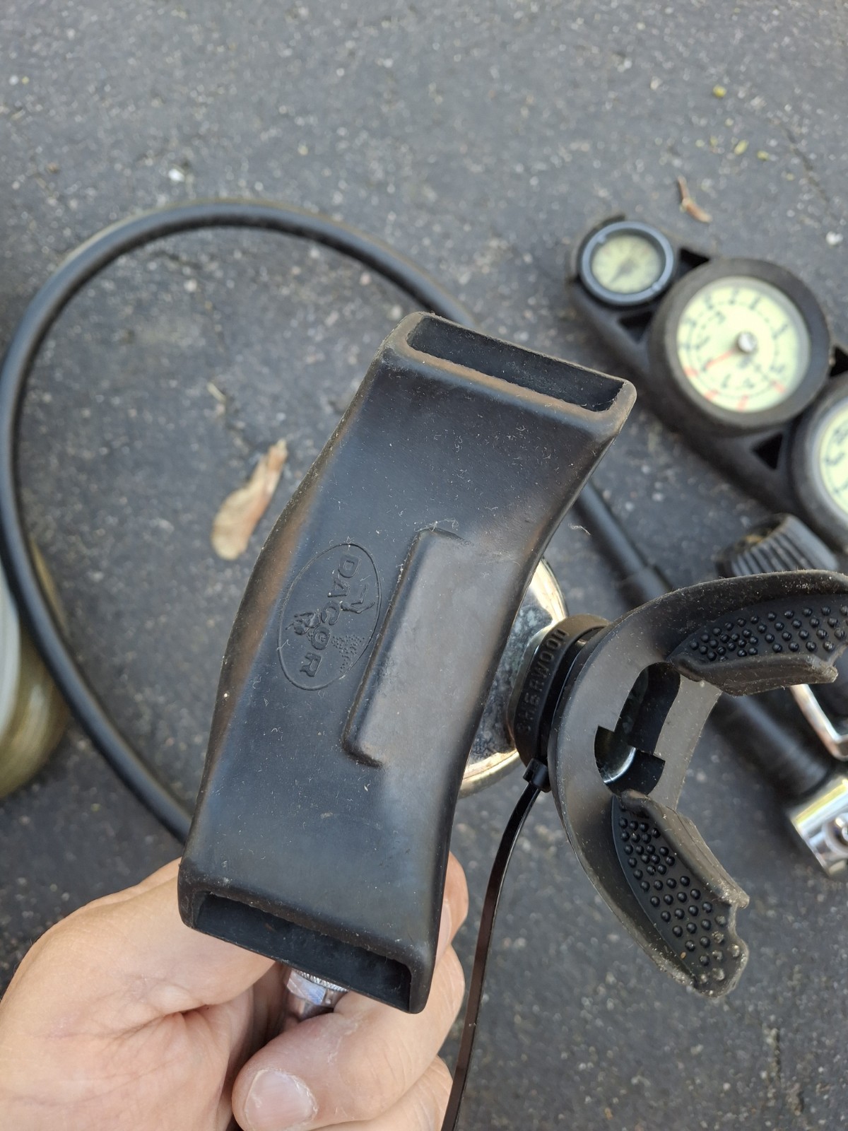 Scuba Diving Dacor Pacer XL Regulator – W/ Gauges And Other Equipment See Pics