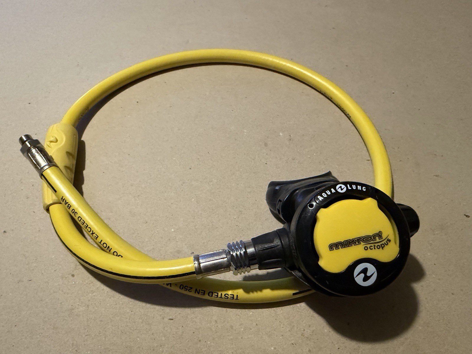 Aqua Lung Mikron Regulator Second Stage Regulator Octopus Octo Yellow (Read)