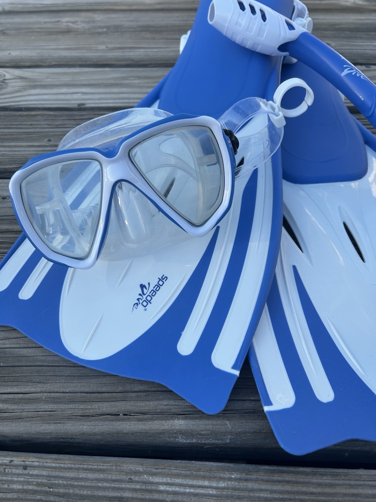 Speedo Yin Yang Blue/White Snorkel Set Mask Snorkel Fins w/ Mesh Bag