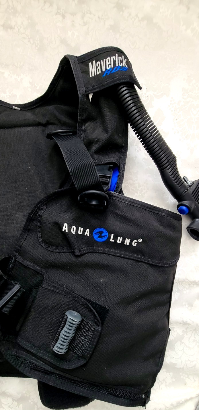 Aqua Lung Maverick RDS Dive Vest With Hose Size X-Large EXCEPTIONAL CONDITION
