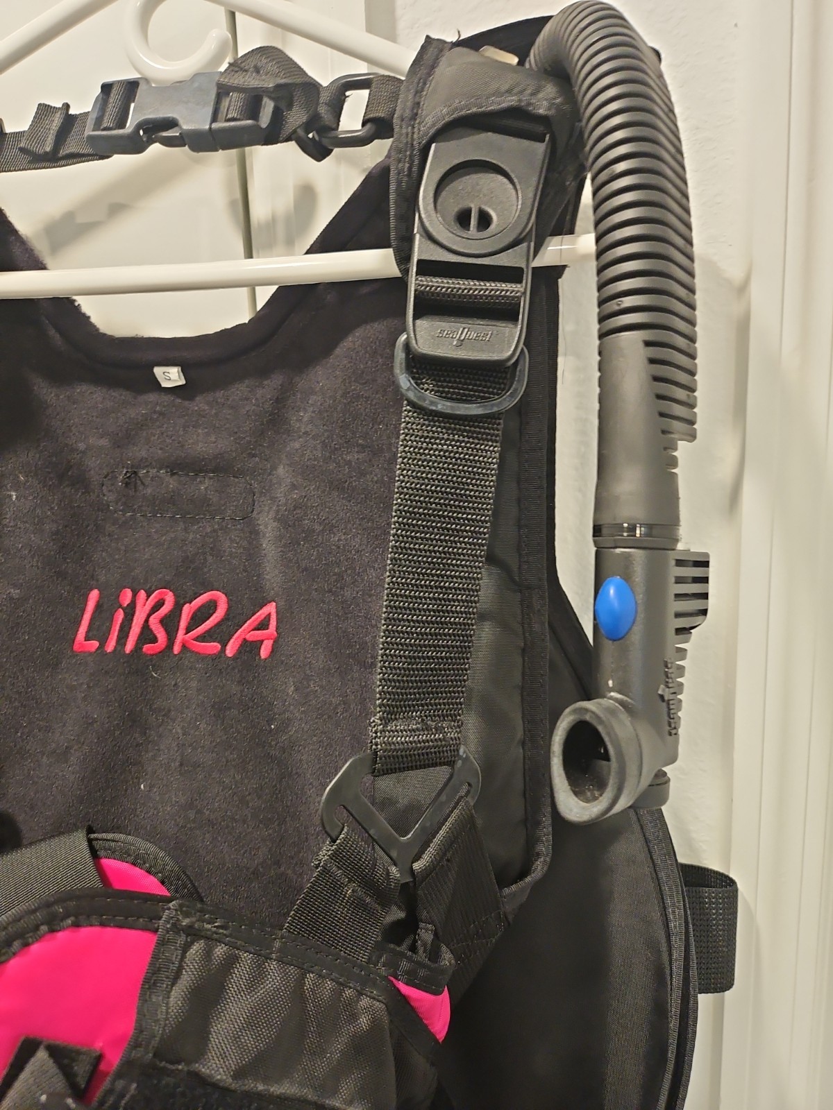 SeaQuest Libra BCD Buoyancy Compensator Women’s Scuba Dive Jacket Pink Black S