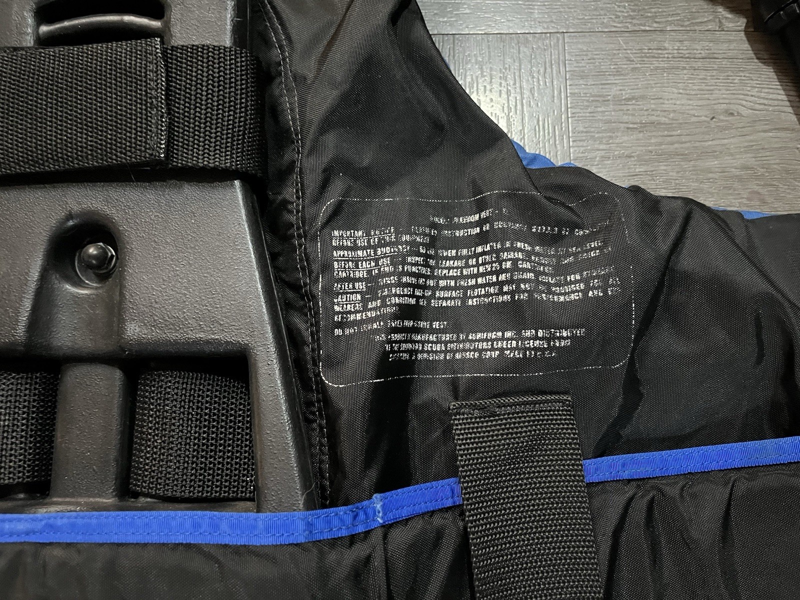 Sherwood Scuba Freedom Vest Men’s Size XL Blue Black X-Large Dive Swim