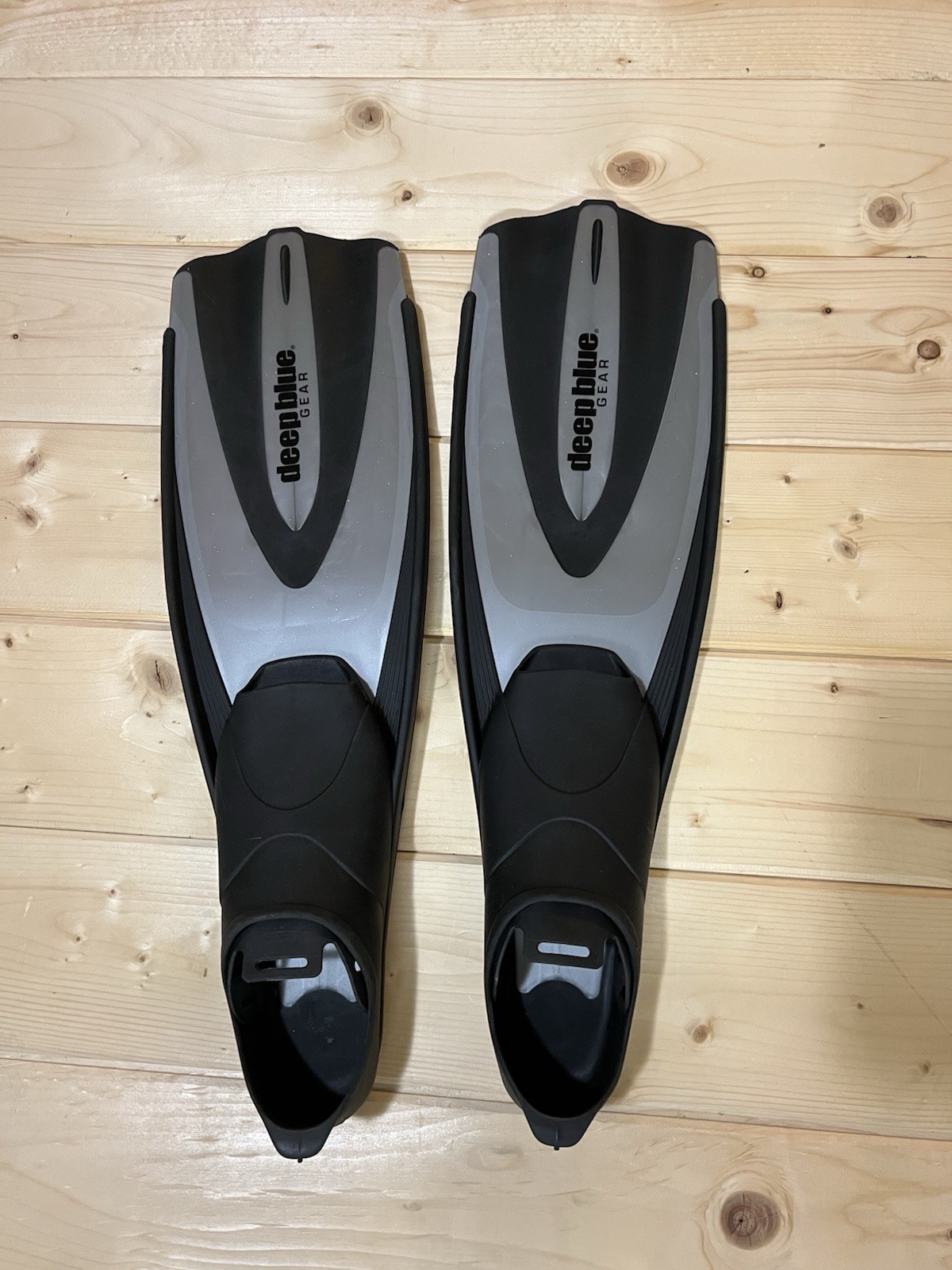Deep Blue Gear Snorkeling Set – Fins + 2 Safety Vests (One New)