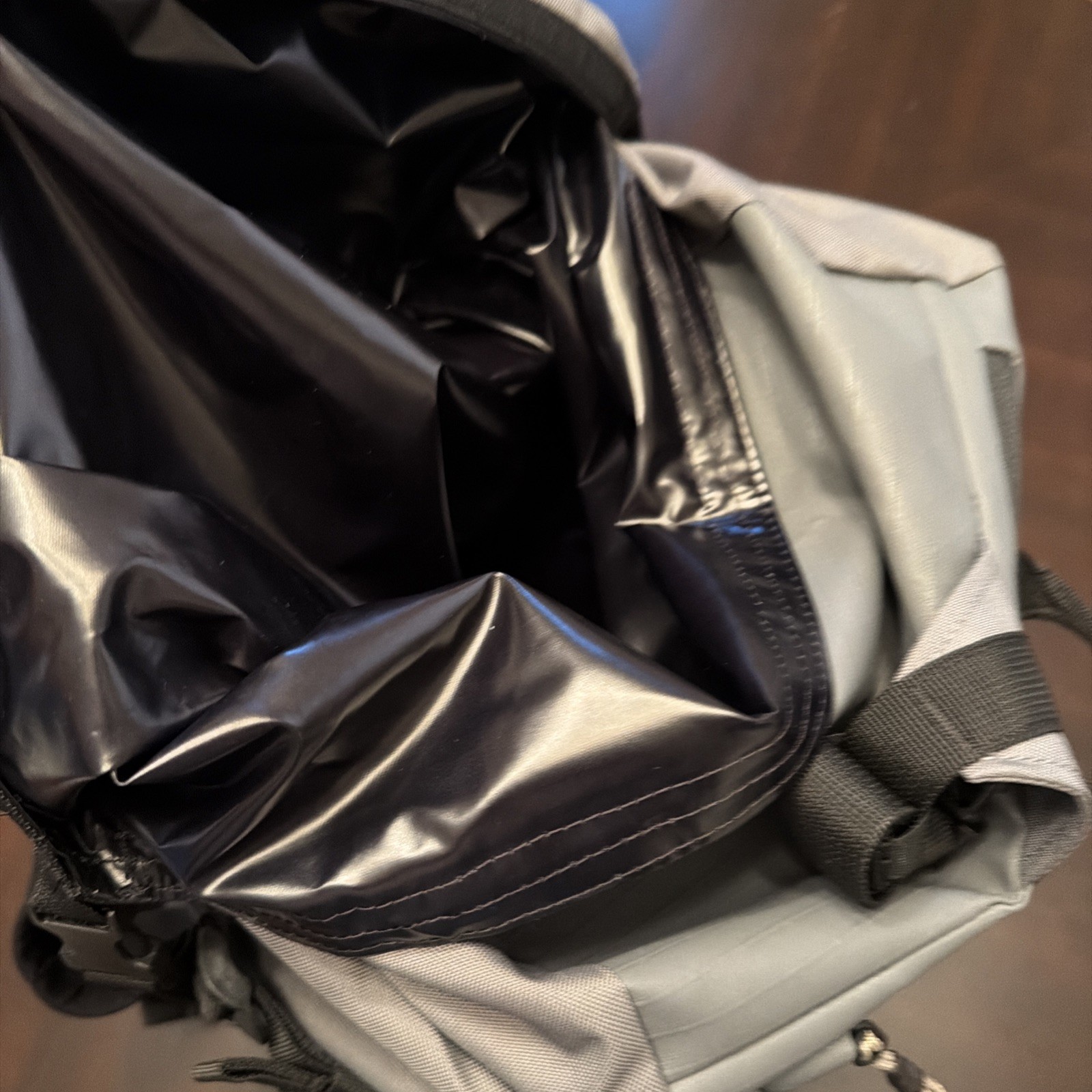 Dakine Mission Surf DLX Wet/Dry Rolltop Backpack 35L – Stone/Castlerock