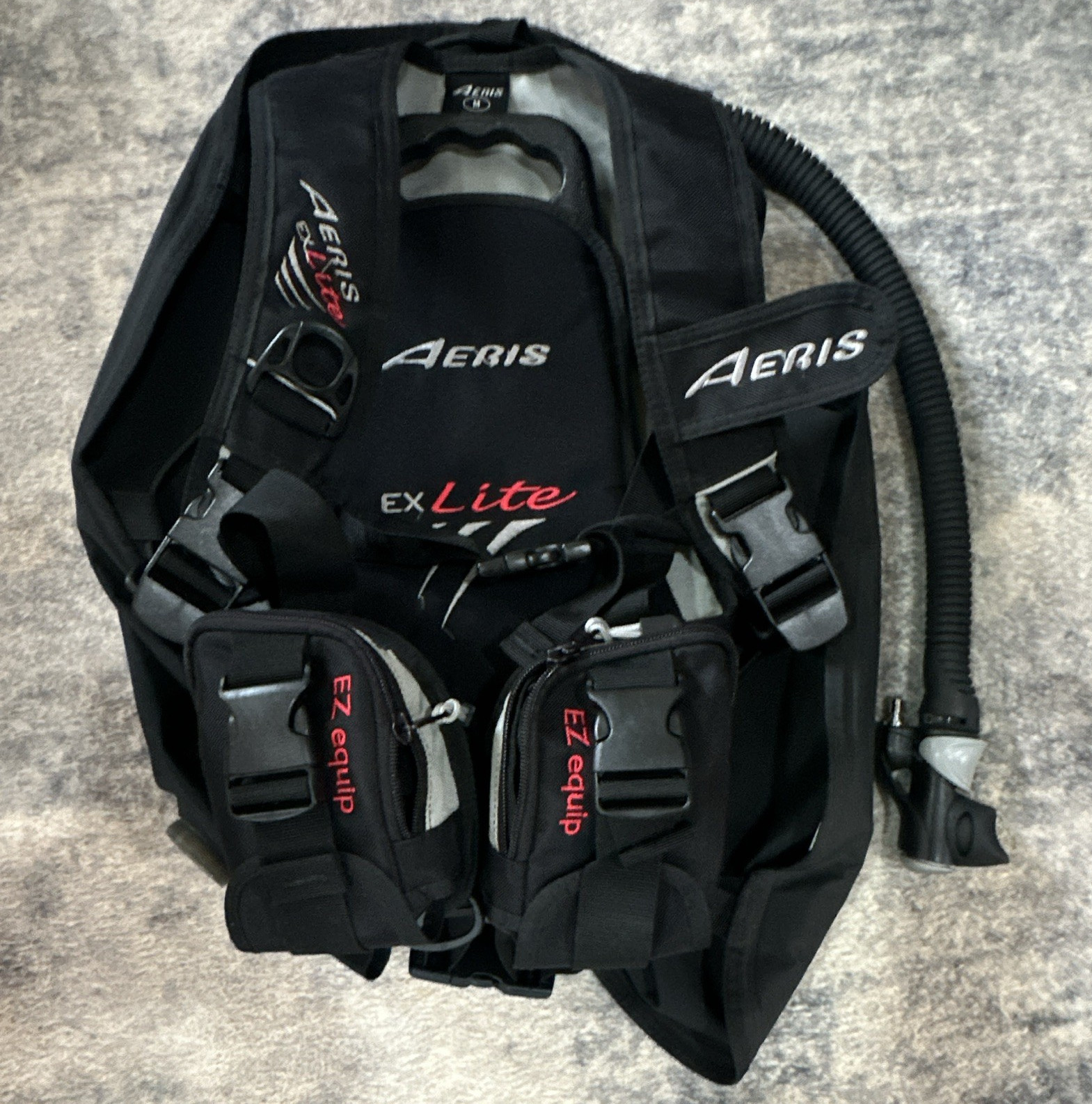 Aeris EX Lite Scuba Buoyancy Compensator BCD Vest Size MD Black 20 lb Lift