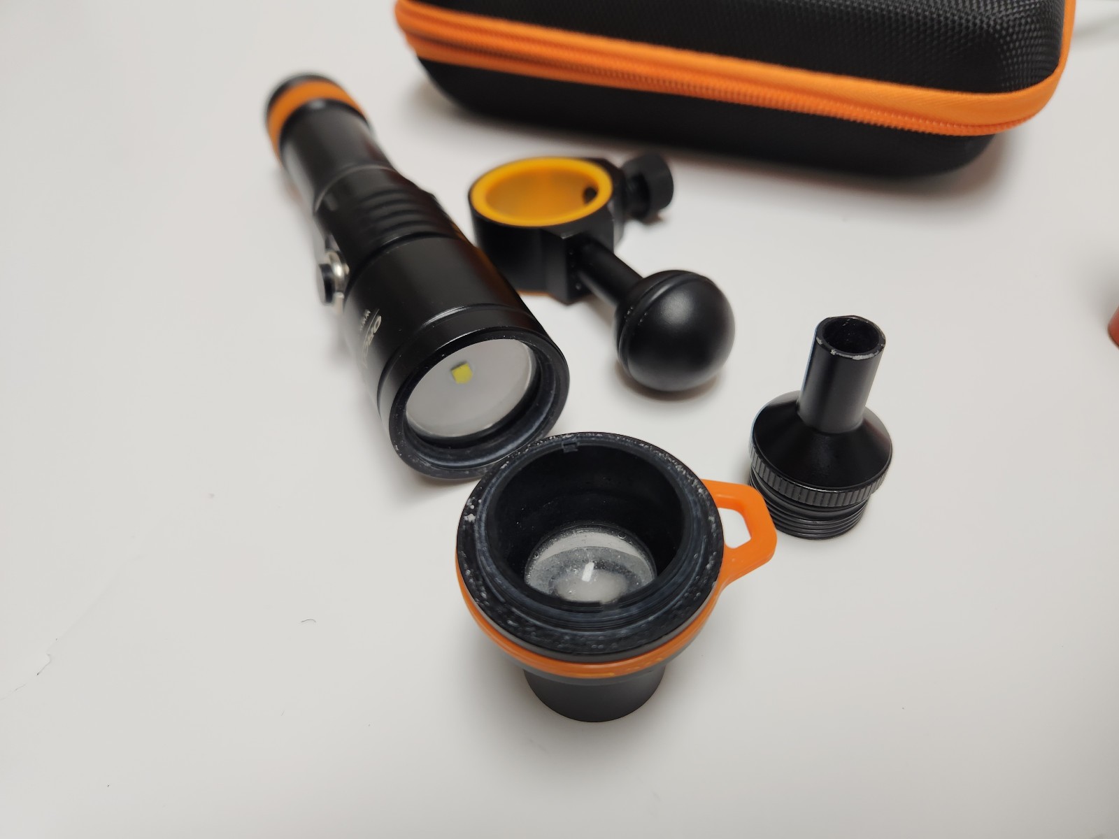 OrcaTorch D530V & Snoot Video Dive Light for Underwater Photography (White)