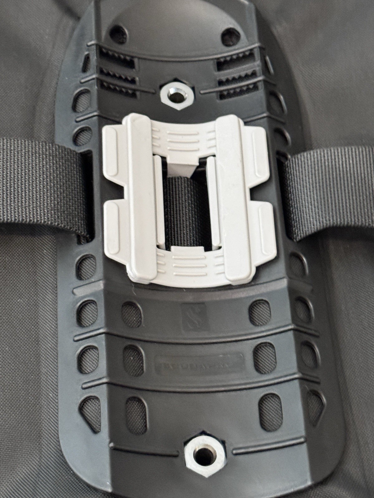 SCUBAPRO NIGHTHAWK BCD XL WEIGHT POCKETS, LATE MODEL,NEVER BEEN WET! ($650 Reg)