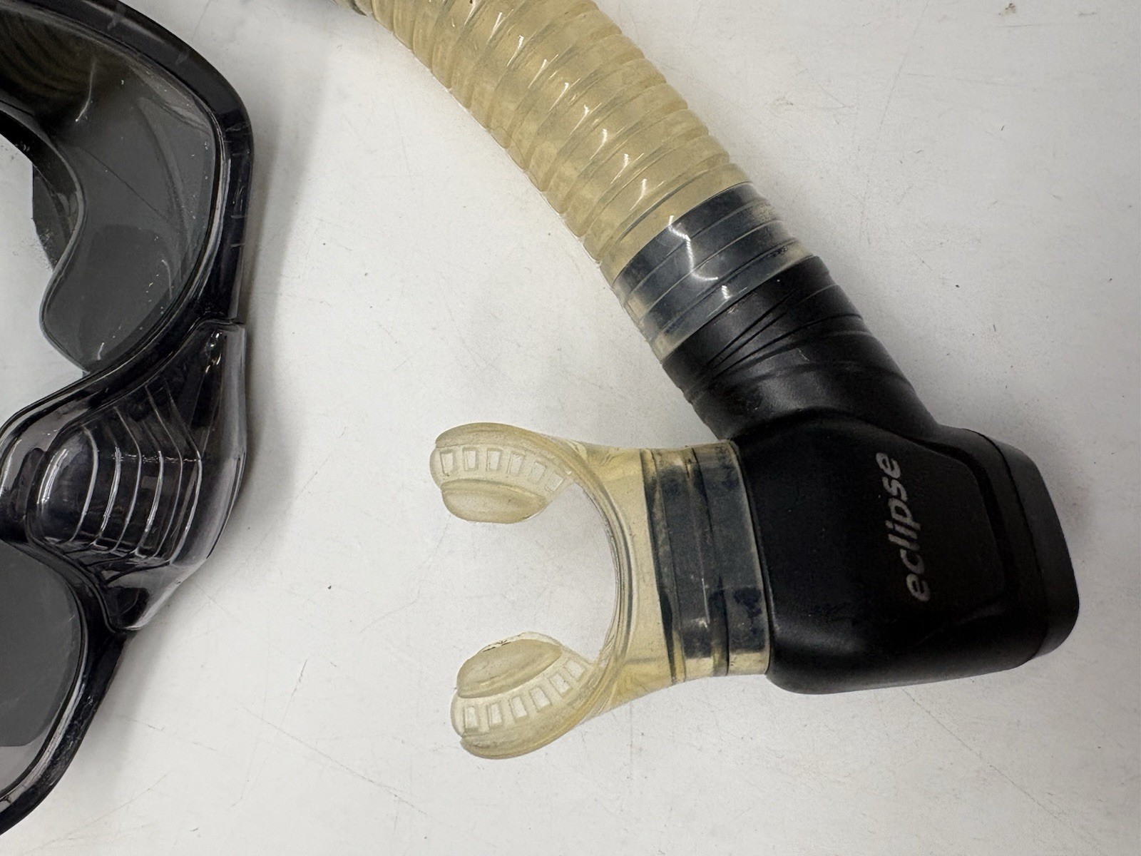 CUBAPRO Snorkel & IST Panoramic Mask Set with Sea Drops & Scrub Cleaner + Case