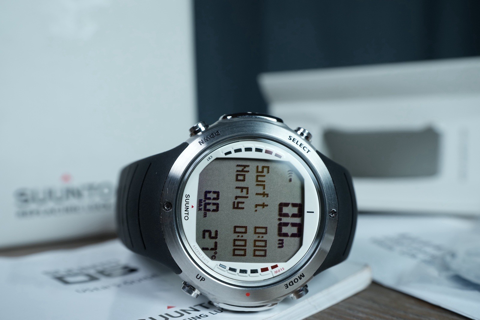 SUUNTO D6 Wrist Diving Computer Digital Compass Watch + Box & New Battery