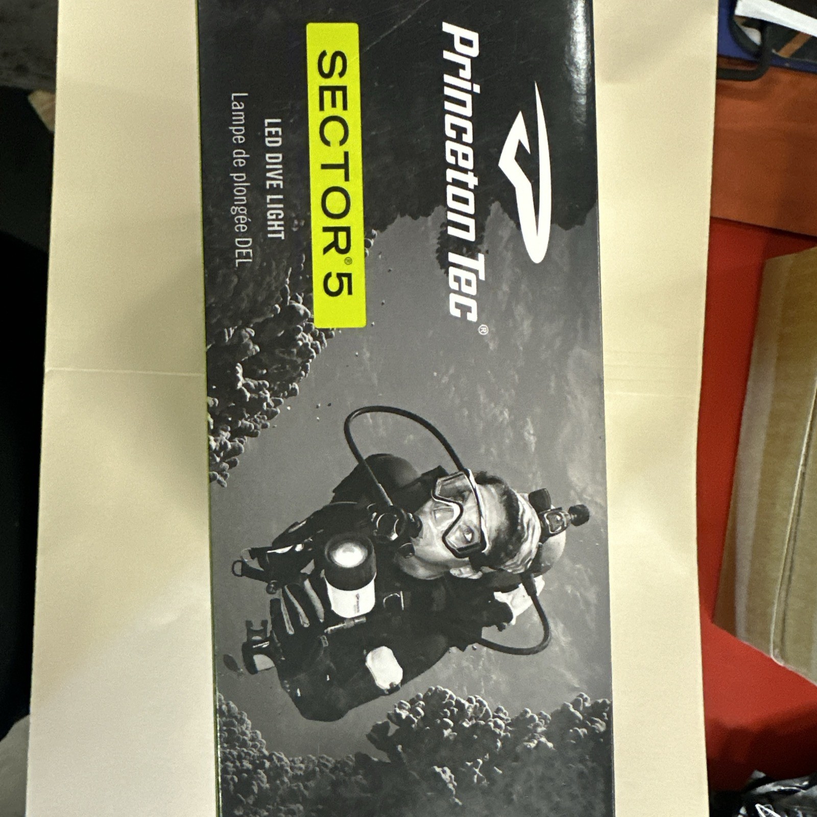 Princeton Tec Sector 5 LED Dive Light Black 550 Lumens, great for diving.