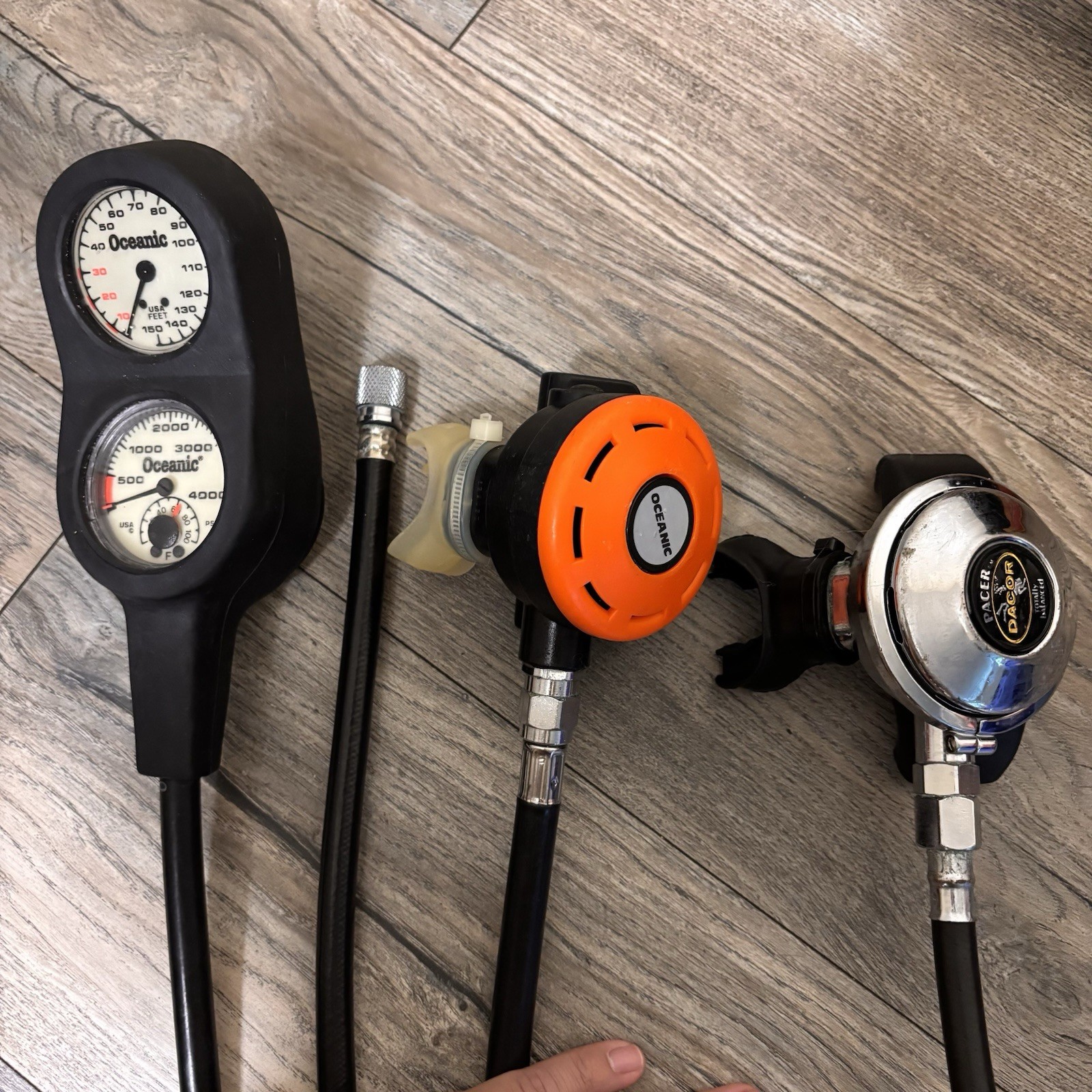 Scuba Octopus Diving Set w/2 Regulators Oceanic & Dacor and Oceanic Gauges