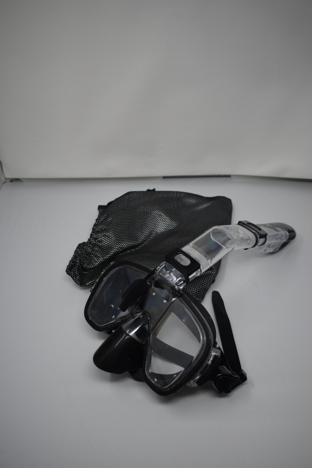 Snorkel and Diving Mask Set Black Clear Adult Swim Gear w/ Carry Mesh Bag