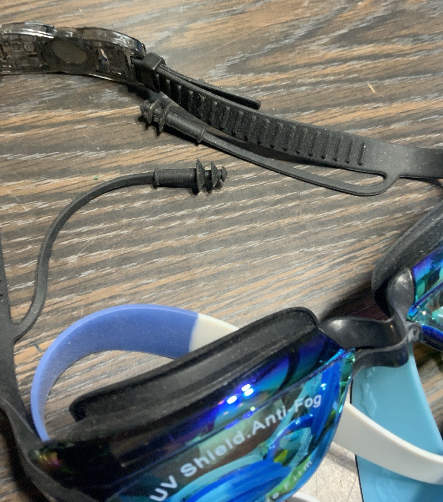 Grohoze Diving Mask And Snorkel & Accessories Incl. 4 Pairs Swimming Goggles