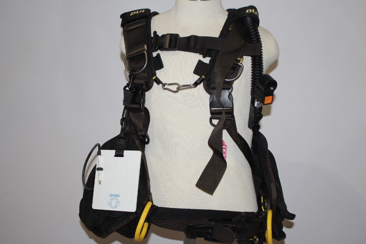 DUI SCUBA BCD, Size Men’s Med, Air Source w/Dive Alert, Model 290103 (109)