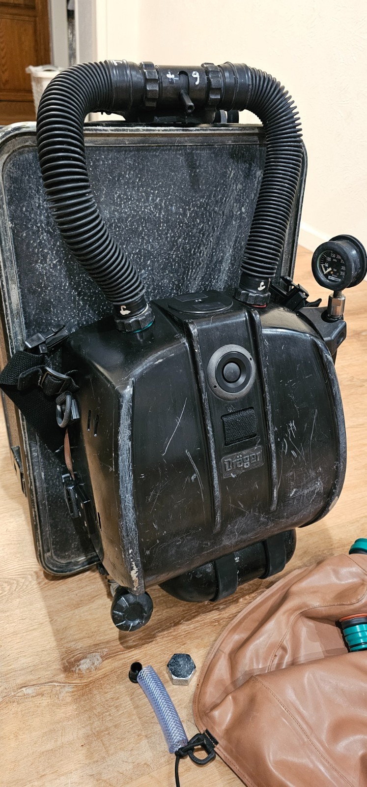 Dräger LAR VI.1 Closed Circuit SCUBA Diving Apparatus Kit with Case Drager