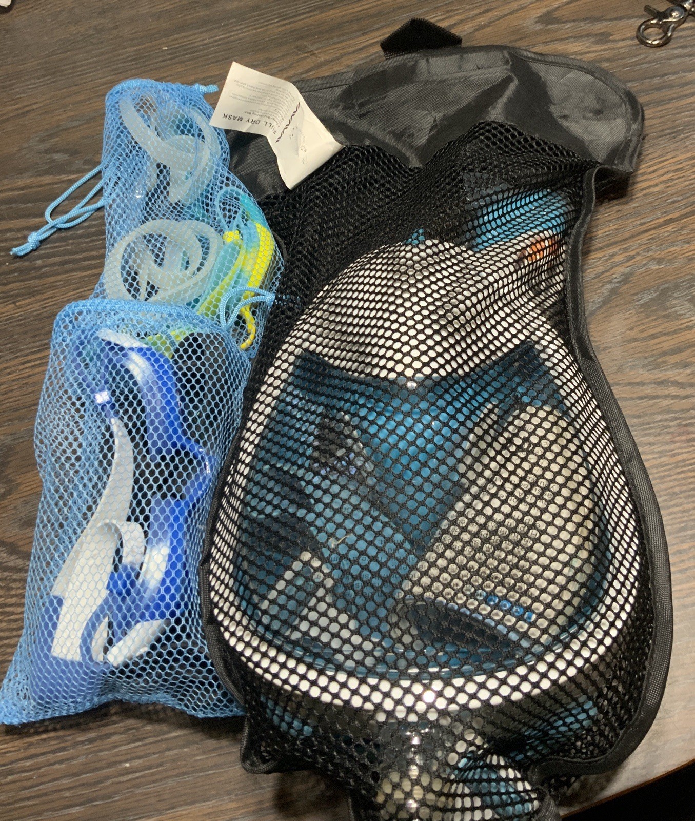 Grohoze Diving Mask And Snorkel & Accessories Incl. 4 Pairs Swimming Goggles