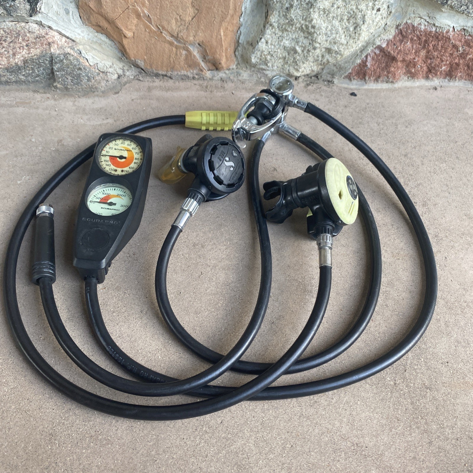 Scuba Pro R380 & G250 HP Regulator & 2 Console Gauge Set