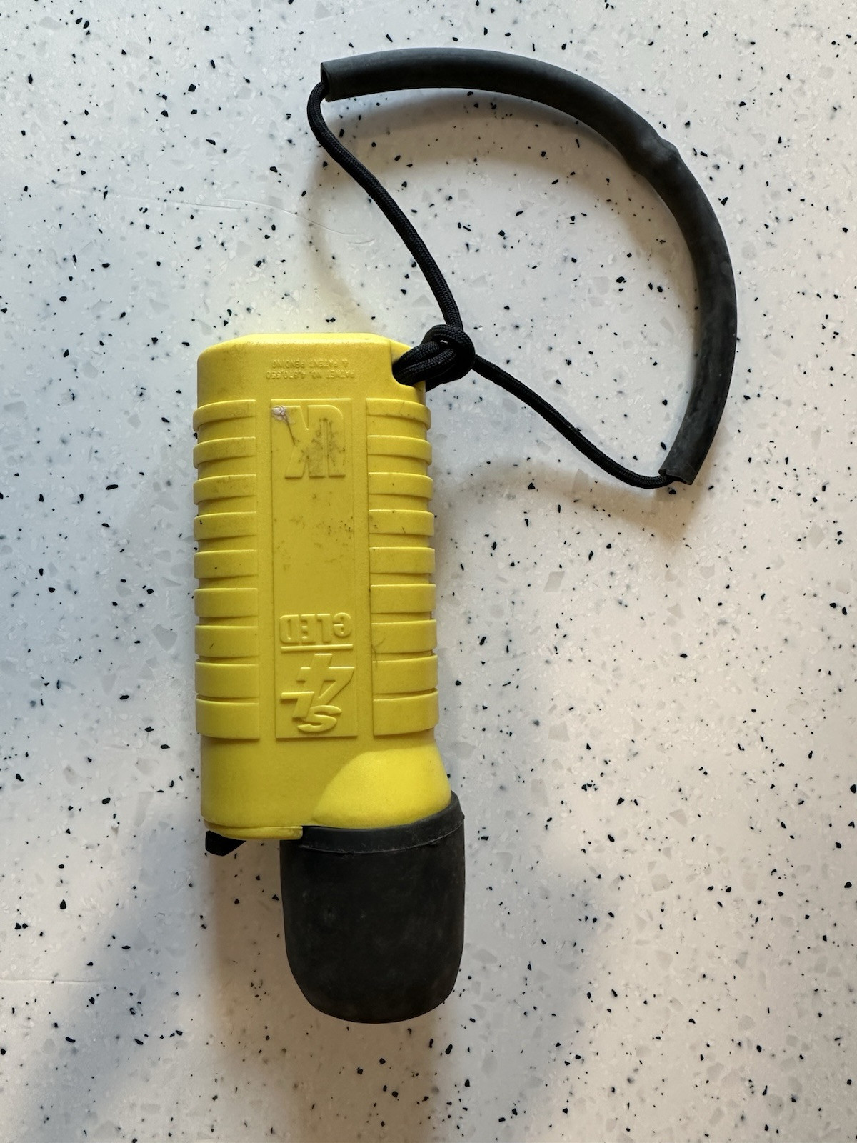 Underwater Kinetics SL4 sun Lite Waterproof Underwater Diving Flash Light Yellow