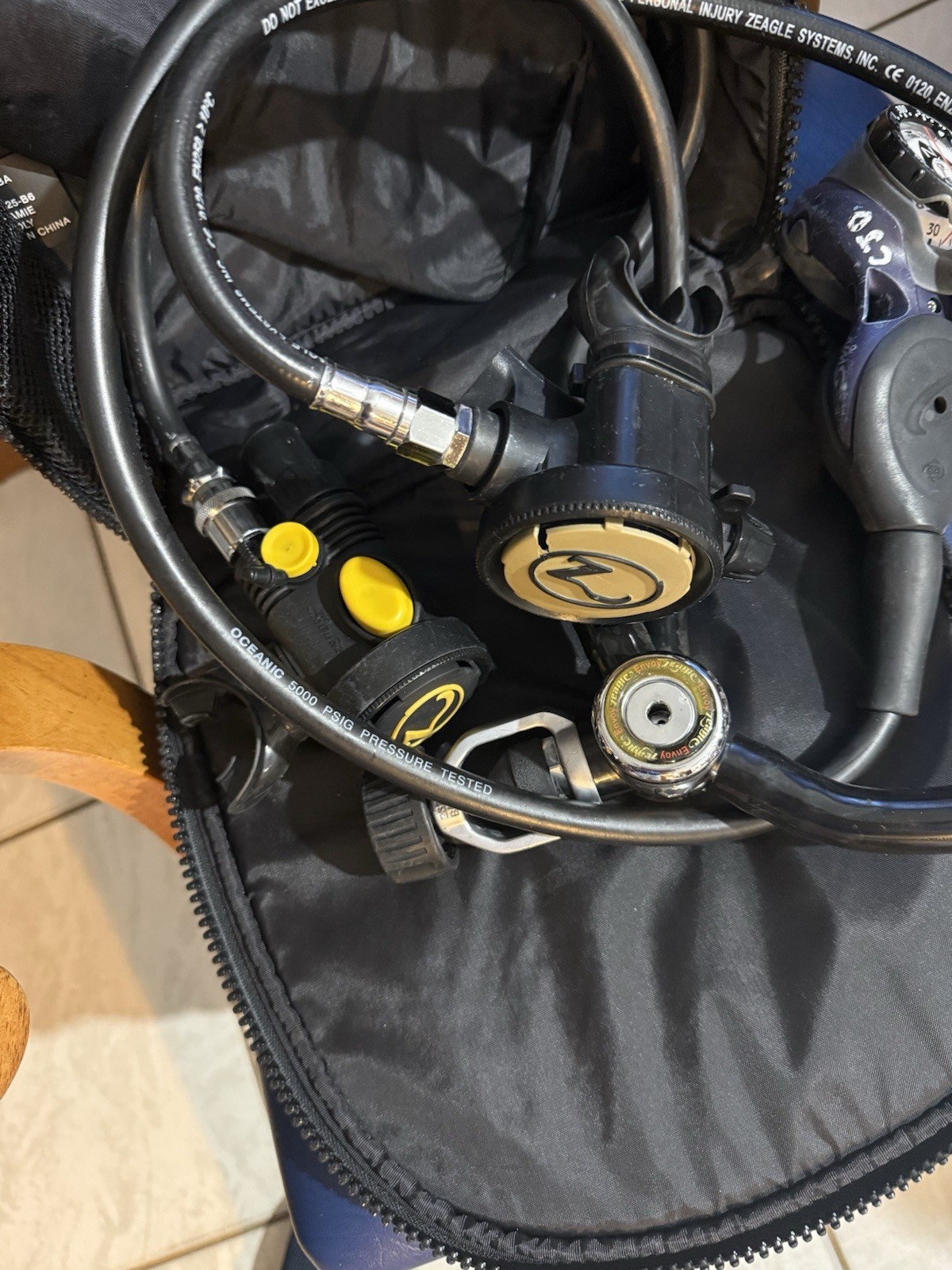 Oceanic Veo 180 NX Zeagle envoy regulator. OctoZ breathable inflator