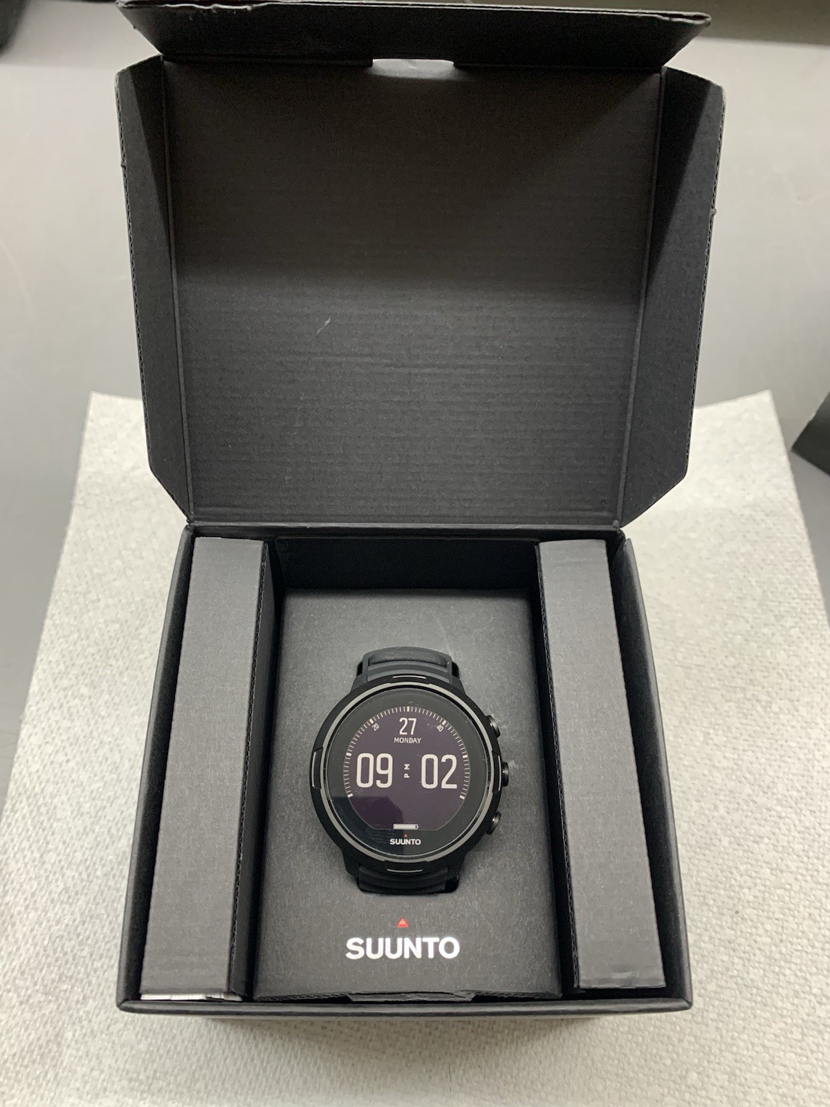 Suunto D5 All Black with USB Cable Dive Watch – SS050192000