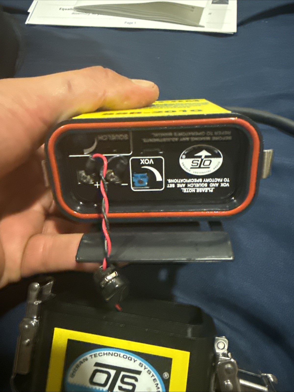OTS Aquacom SSB-2010 Underwater Transceiver for Scuba Diving.With 2/RCS-15 Charg