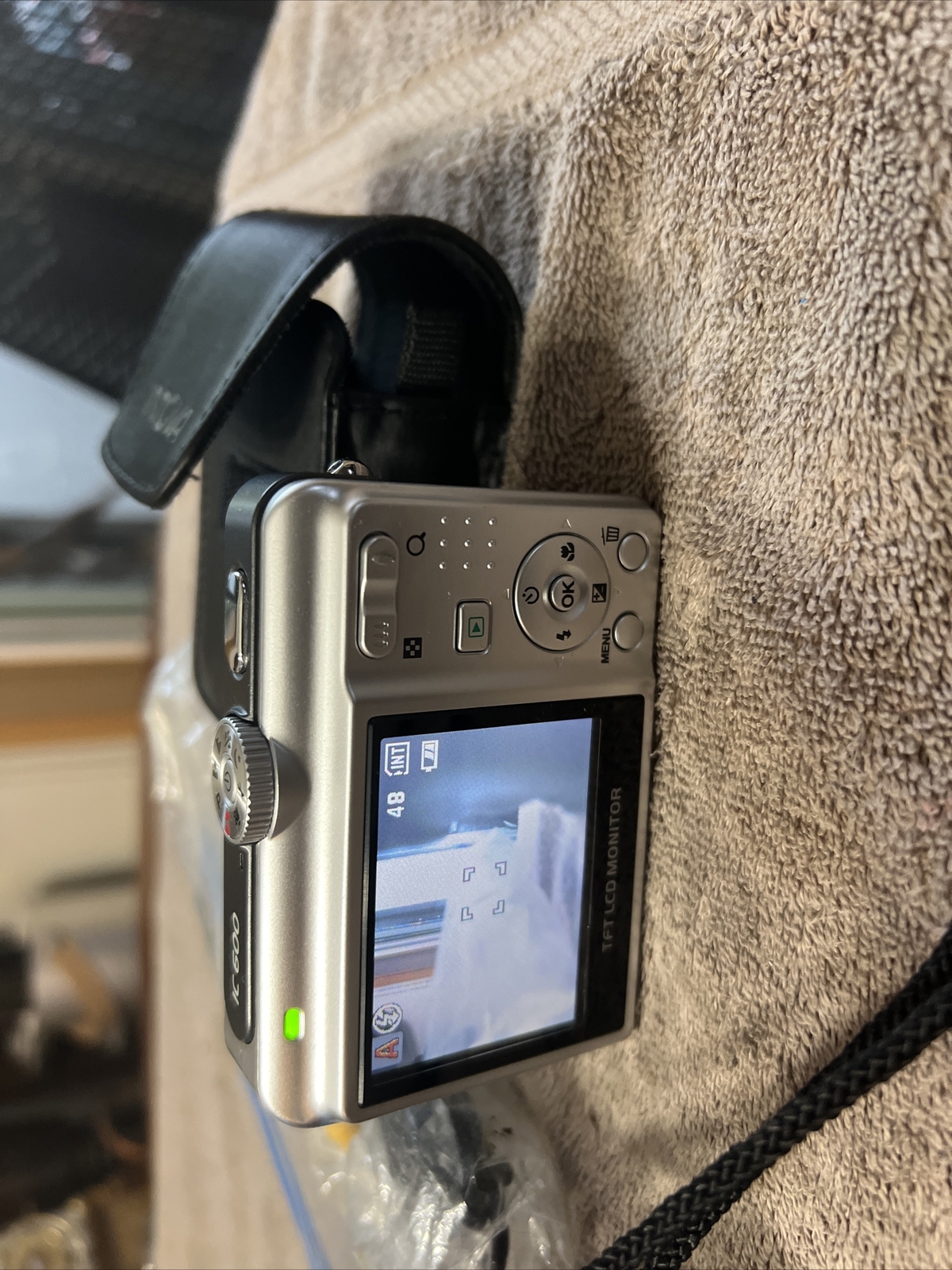 Intova IC-600 Digital Sports Camera case 6.0MP 2.4″ LCD Underwater Waterproof