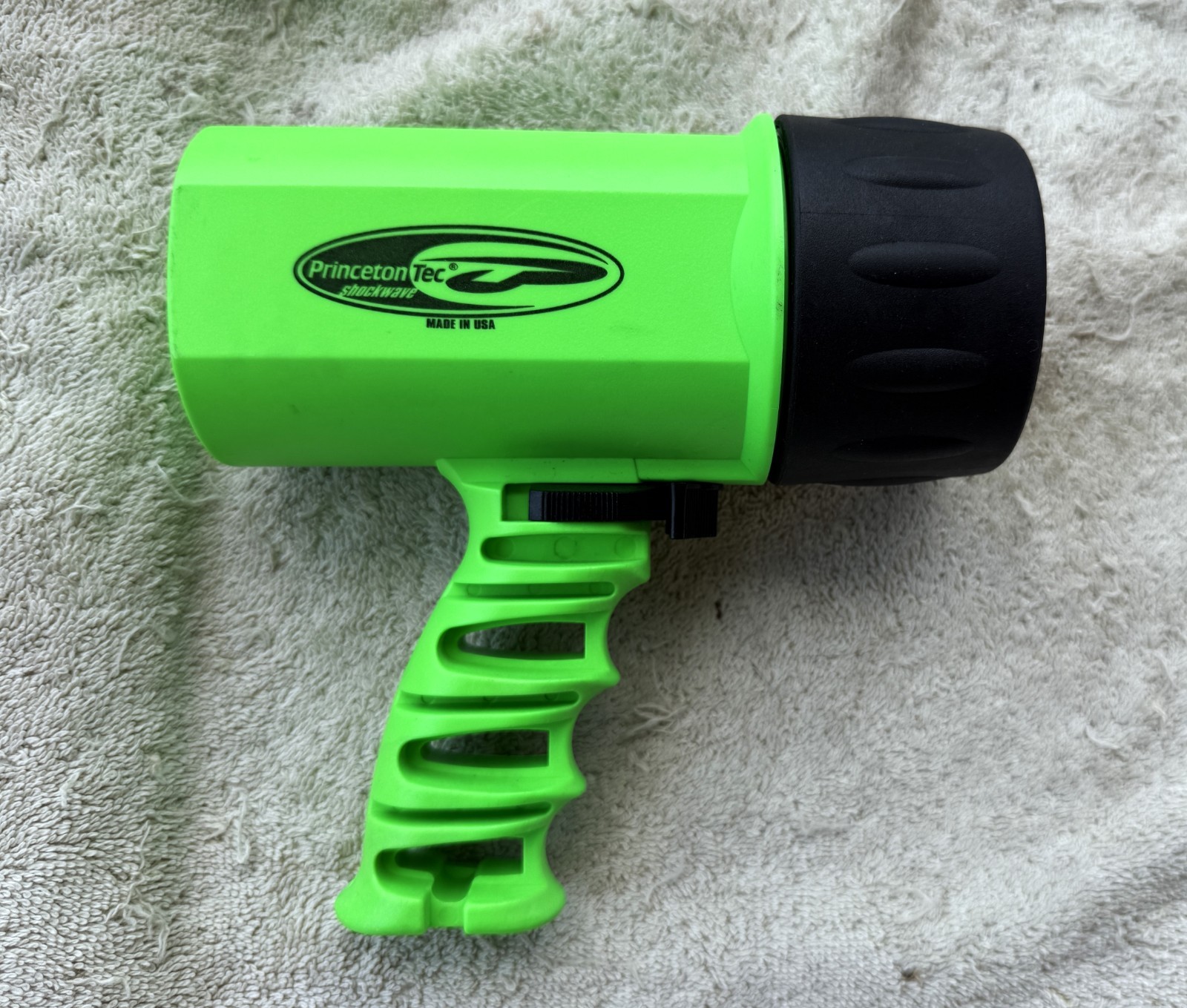 PRINCETON TEC SHOCKWAVE SCUBA LIGHT