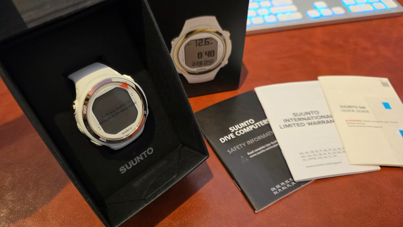 SUUNTO D4i Novo Light Gold Dive Watch New in Box