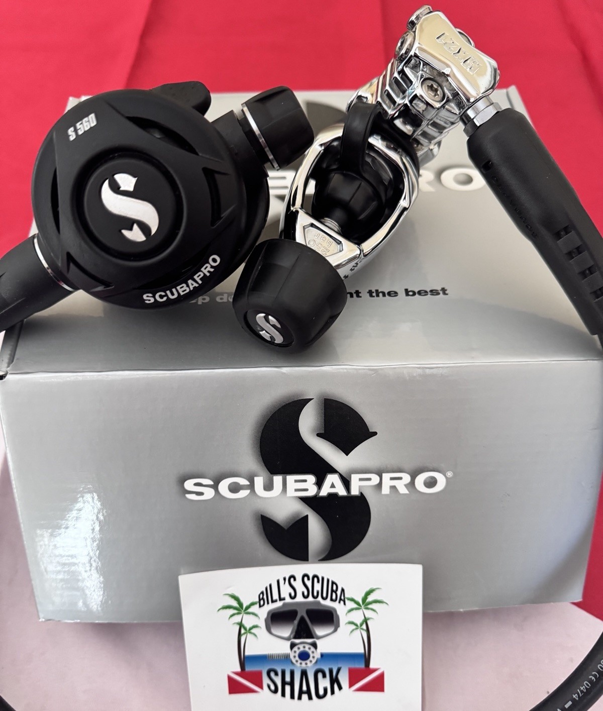 SCUBAPRO REGULATOR S560 MK21 BOX AND MANUAL LOOKS LIKE NEVER WET! RETAIL$570
