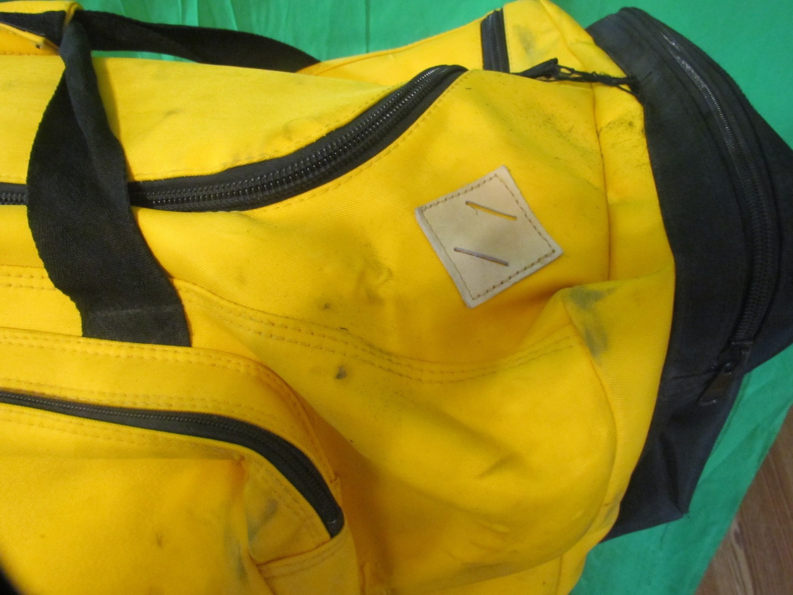 Vintage Olympic Diver Scuba Diving Gear Bag Large 32″ Yellow/Black Duffle