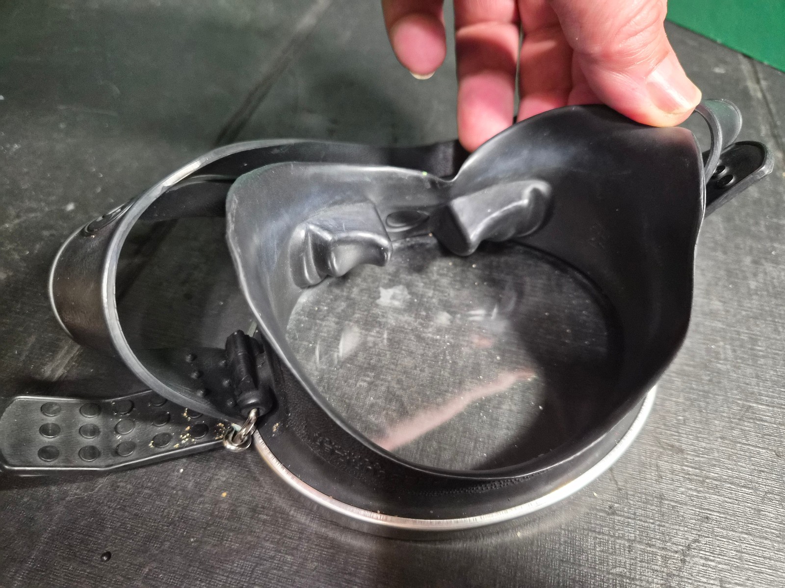 Vintage Scuba Pro Dive Mask Metal Rubber Tempered Oval Glass Black