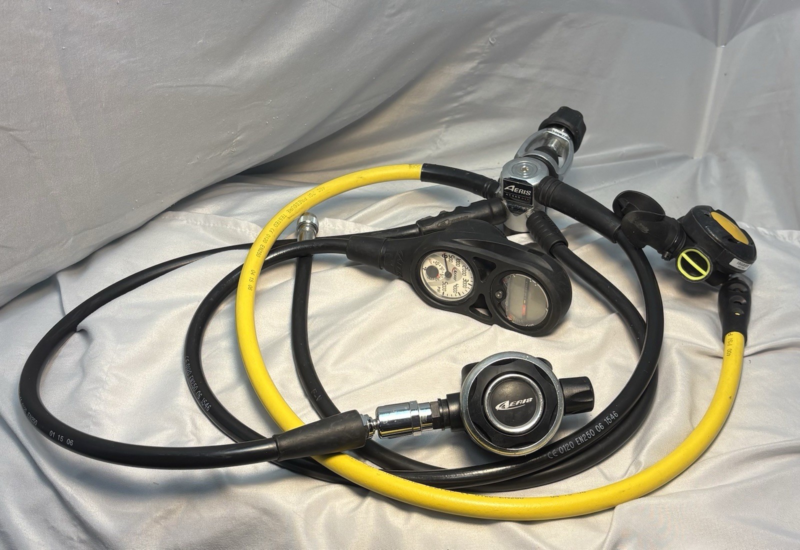 AERIS AT400 Scuba Dive Regulator Set 1st, 2nd, And Emerg. Reg. Personal Air Adj.