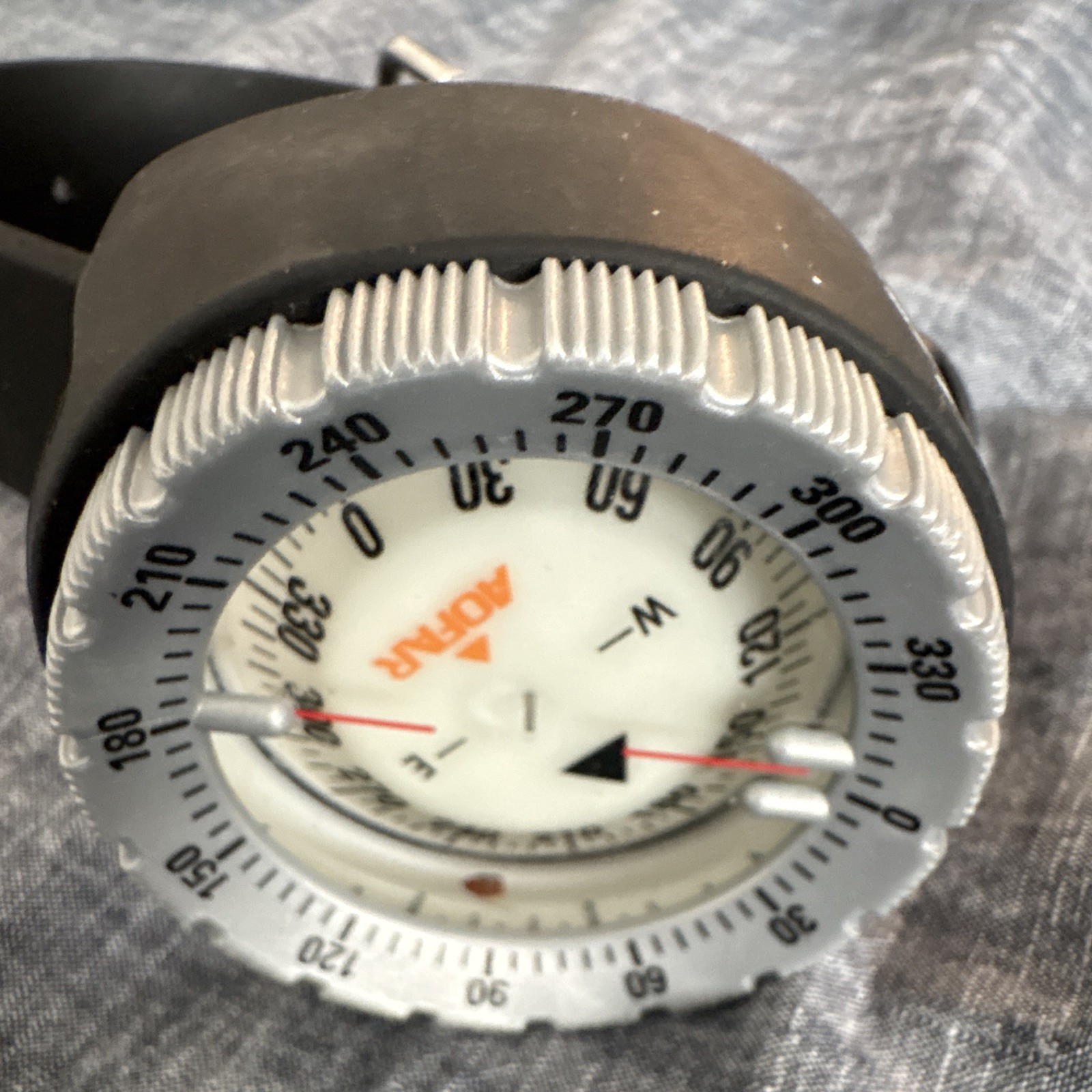 AOFAR Scuba Diving Compass Wrist Mount Waterproof Dive Compass / Black Strap