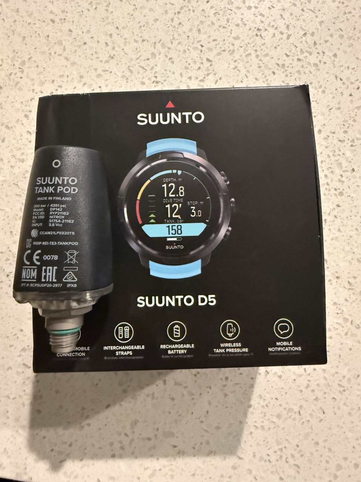 Suunto D5 Diver Computer w/ Suunto Tank Pod