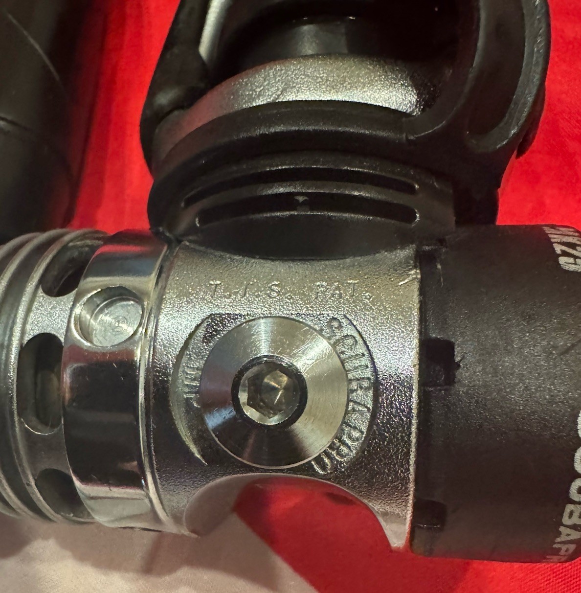 SCUBAPRO REGULATOR S600 MK25 WITH MIFLEX HOSE COOL!