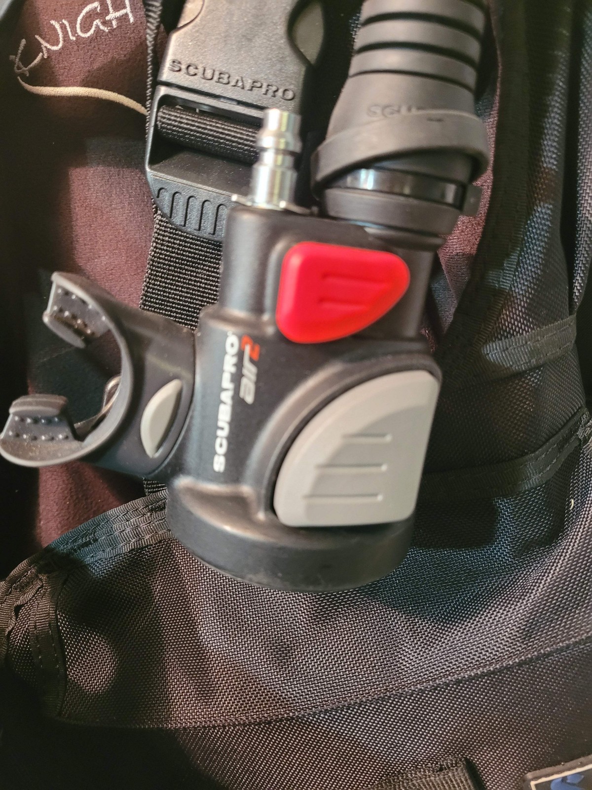 ScubaPro Knighthawk BCD w/ Air 2 Size Medium