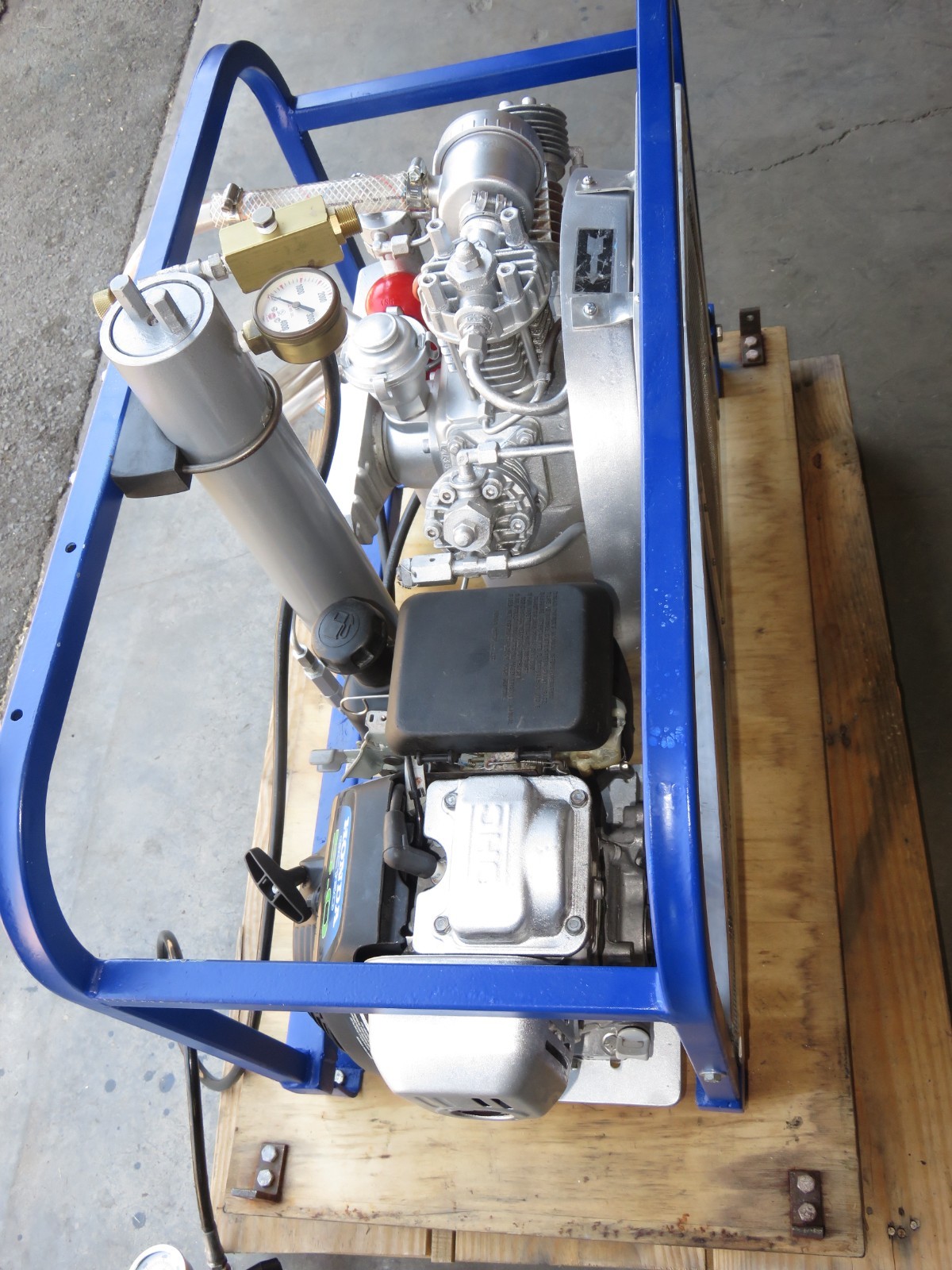 BAUER PORTABLE SCUBA COMPRESSOR GASOLINE POWERED 5HP