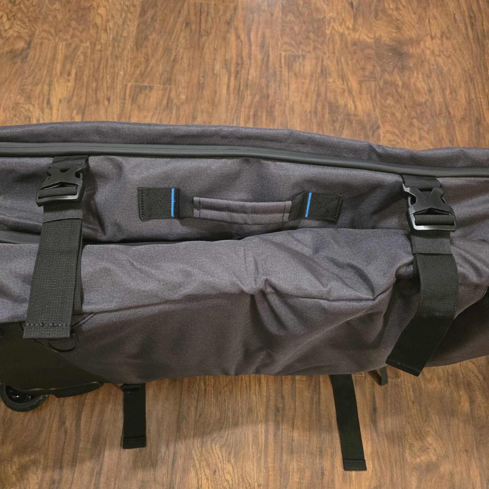 ScubaPro Definition Duo 118 Dive Bag Msrp $350 Gray With Travel Bag Cover