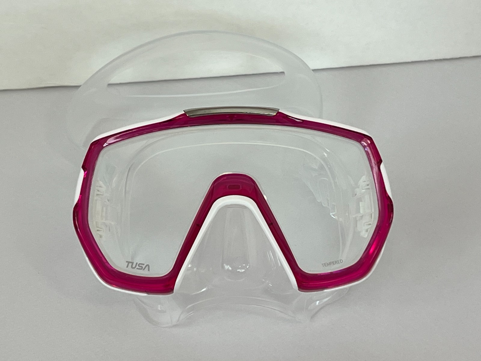 Tusa Freedom Elite Mask – Bougainvillea Pink – Open Box