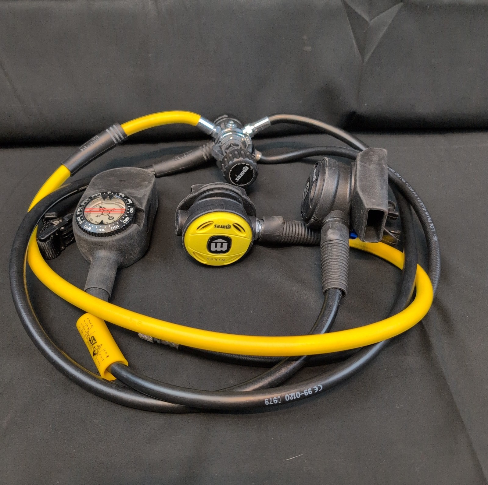 Mares MR-12 DFC Scuba Regulator With Accessories Untested