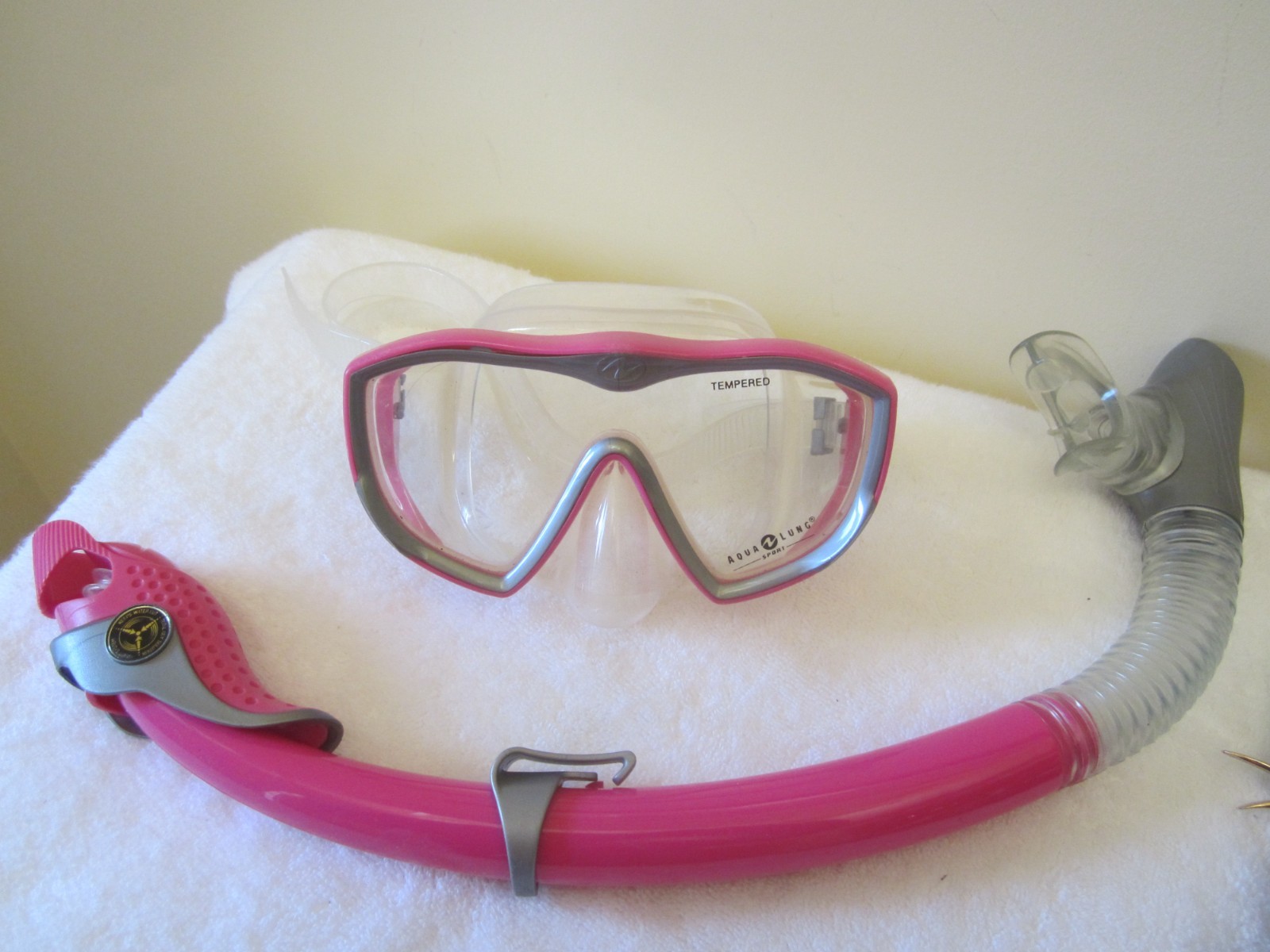 Aqualung Sport Tempered Glass Diving Snorkel And Scuba Mask Pink Great Condition