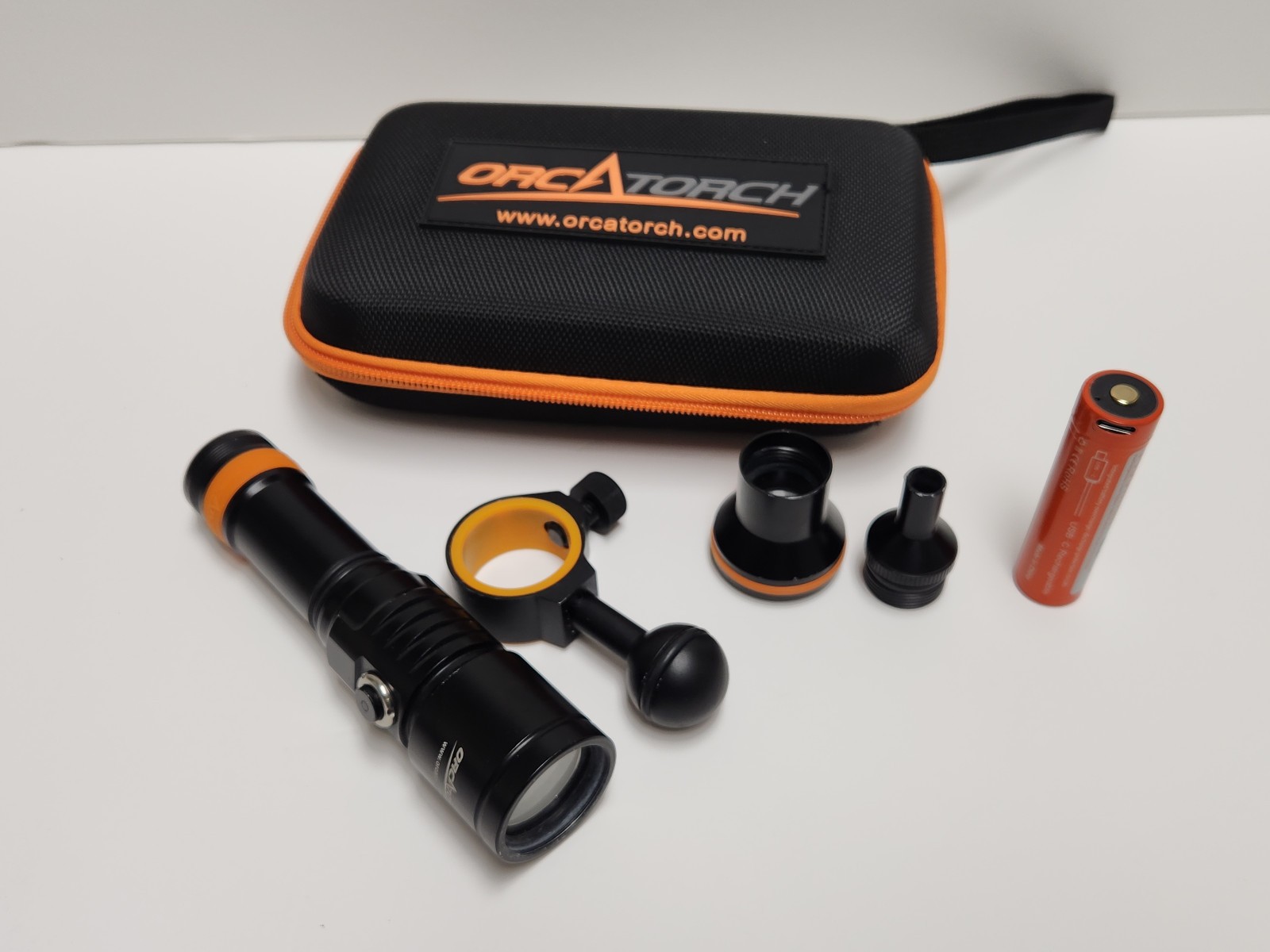 OrcaTorch D530V & Snoot Video Dive Light for Underwater Photography (White)