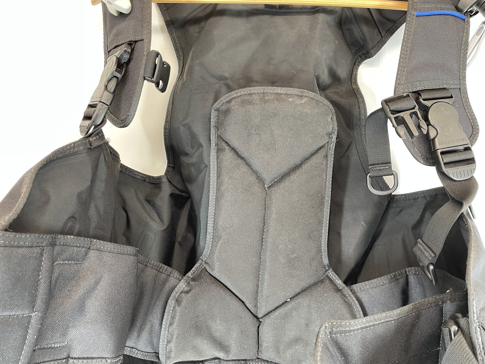SCUBAPRO Pilot BCD Buoyancy Compensator Scuba Diving BC Jacket Size M with AIR2