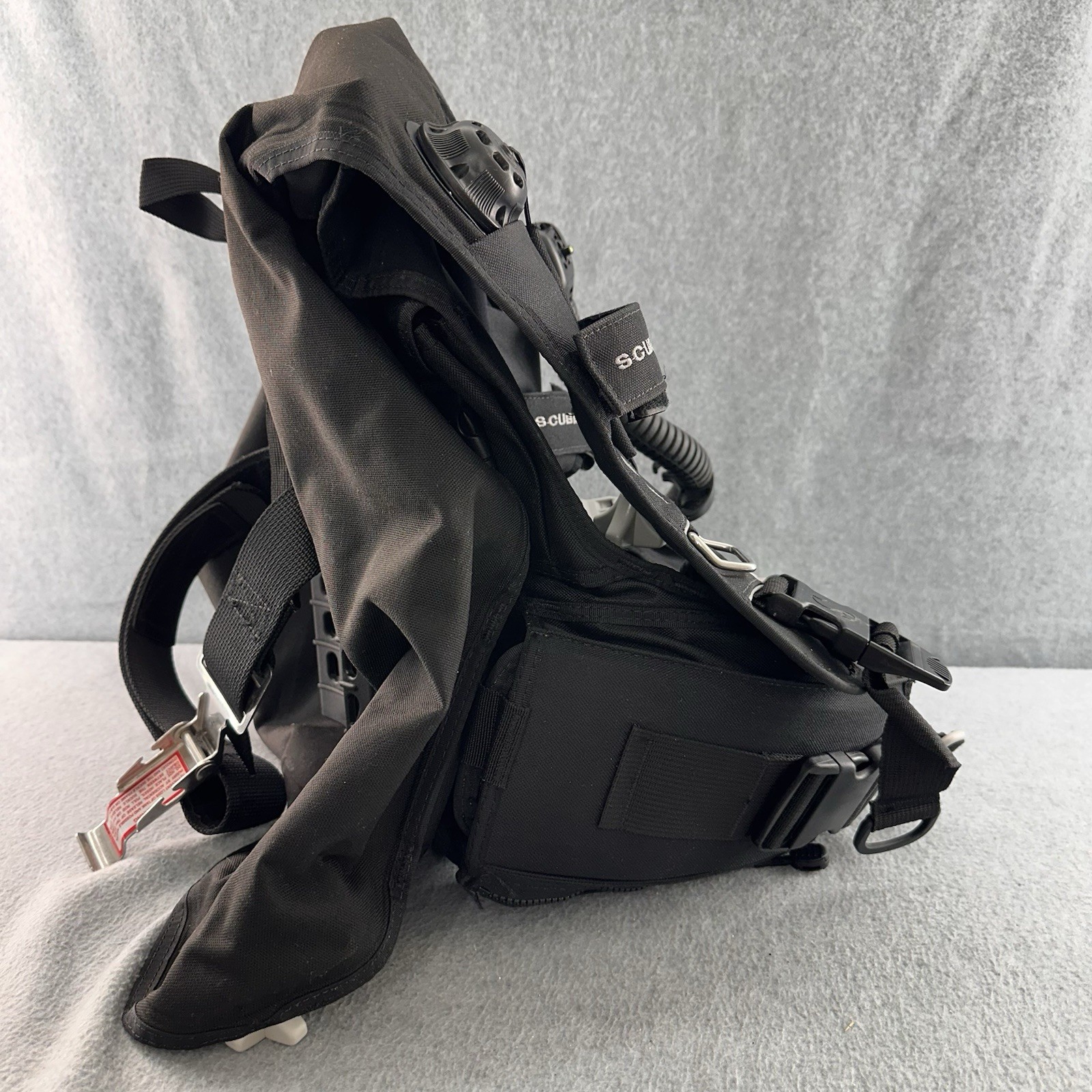 Scubapro KNIGHTHAWK BCD Size Medium Scuba Dive Vest Weight Integrated Air2