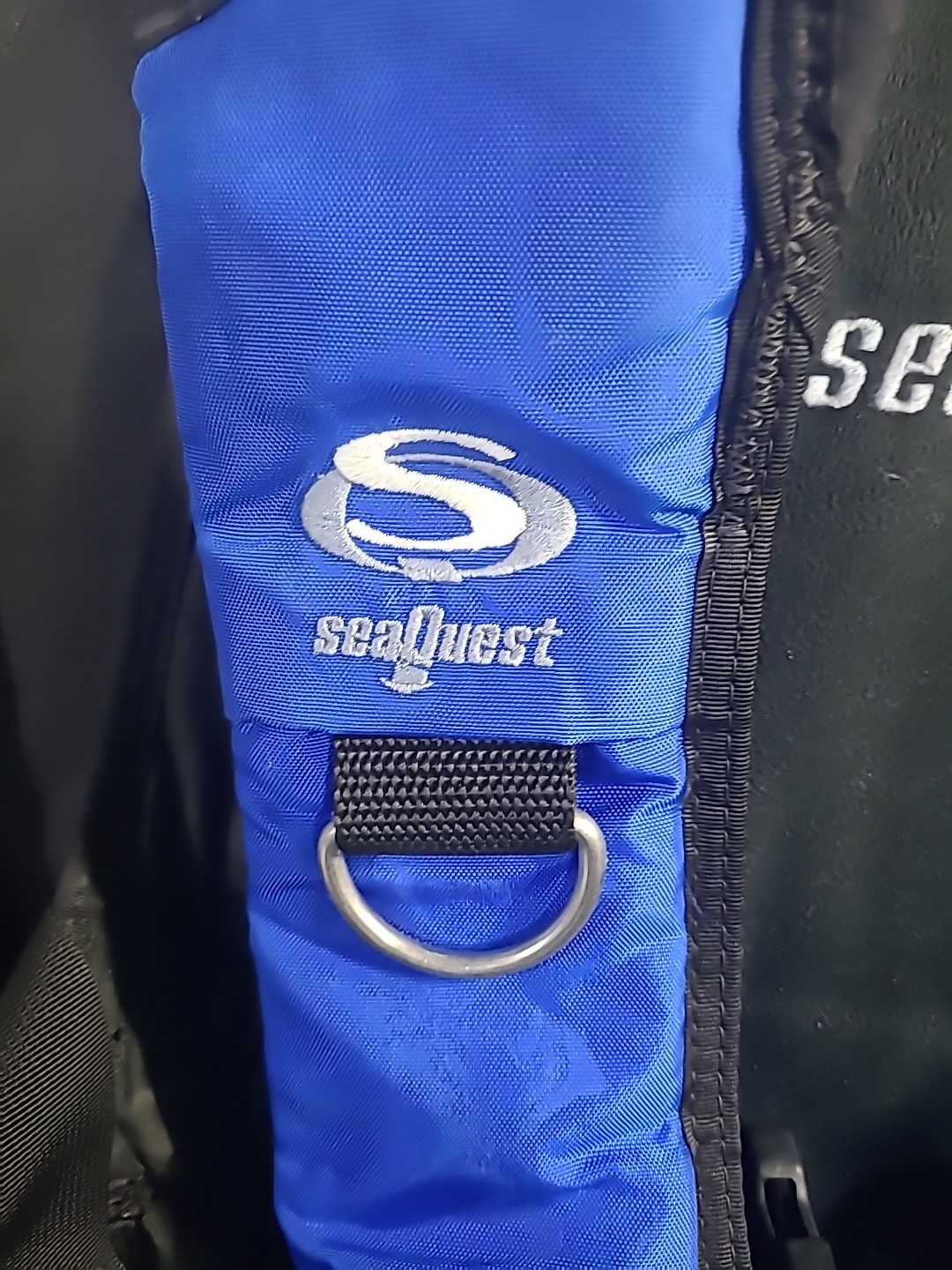 SeaQuest Balance BCD Men’s Size Large And Two 5 lb Weight Pockets