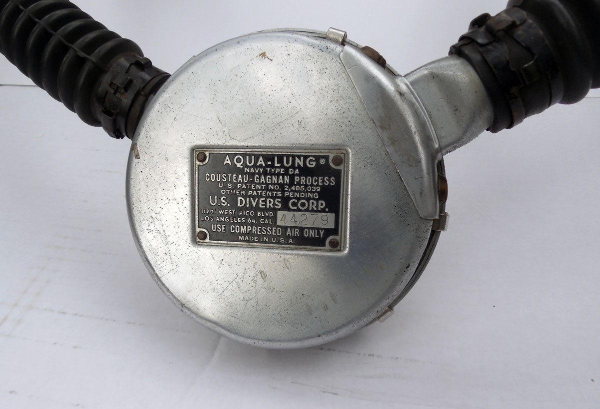 1955 AQUA-LUNG NAVY TYPE DA DOUBLE HOSE 2 STAGE REGULATOR SN/44279 -VERY NICE!