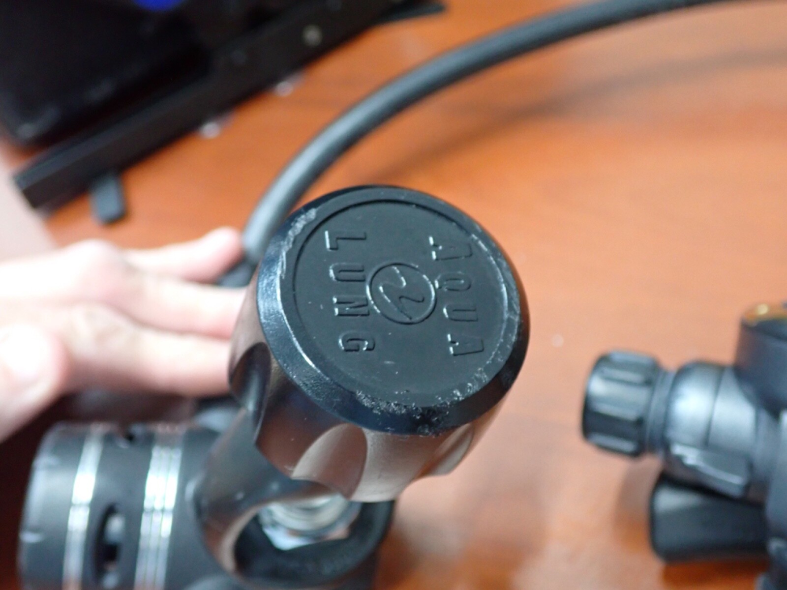 AQUALUNG LEGEND LX SCUBA REGULATOR YOKE STAGE Blk Finish Tests great