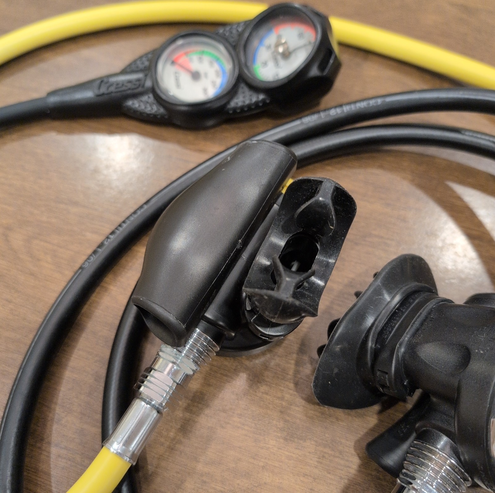 Aqualung Legend Scuba Regulator And ABS EN250 And Cressi Miniconsole 2 Gauge